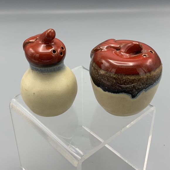 Vtg Studio Pottery Apple and Pear Salt and Pepper Shakers Glazed Red Blue Brown - Picture 3 of 9
